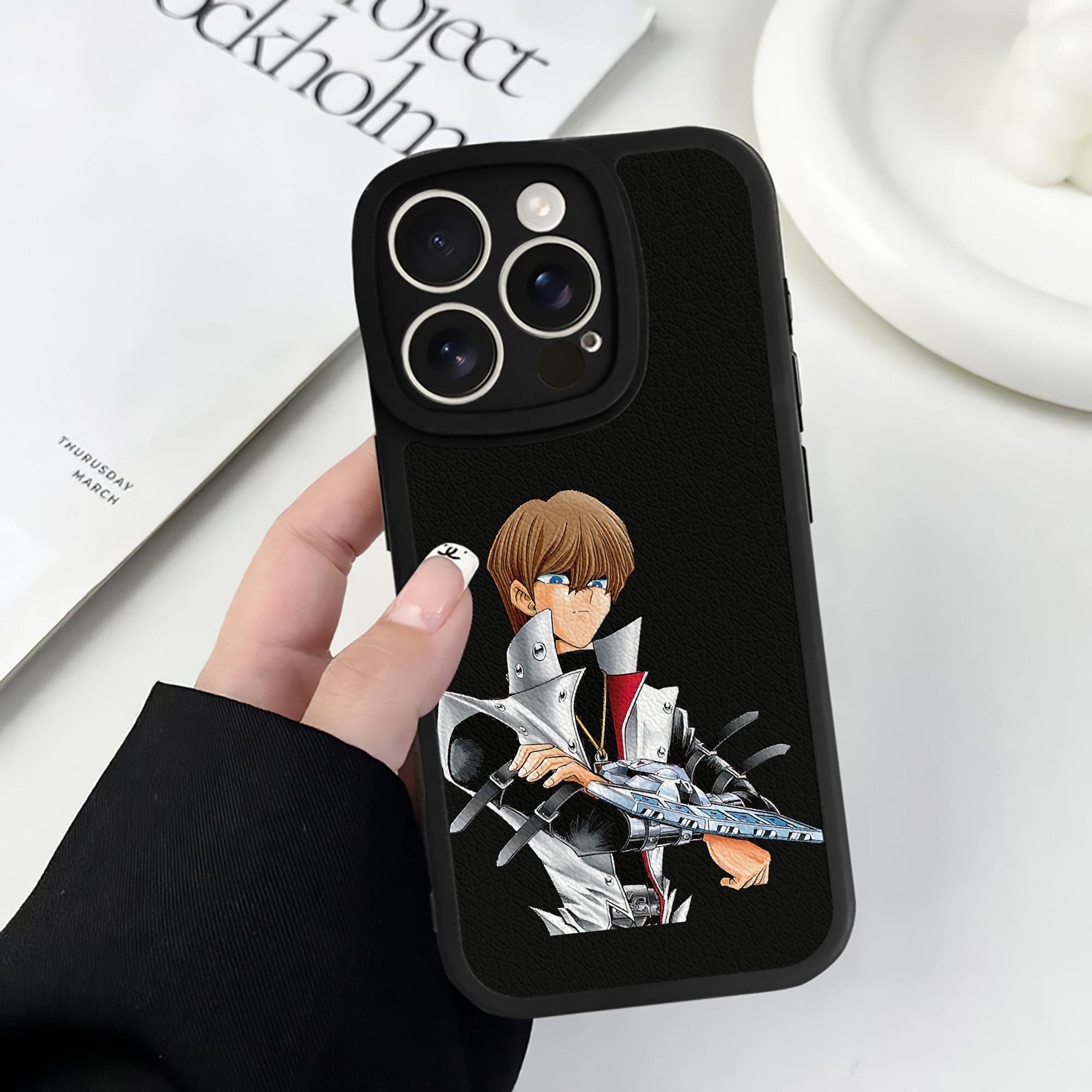 遊☆戯☆王 Yu-Gi-Oh! 【iPhone 16シリーズ対応】シリコンスマホケース（レザー調） 材質：シリコン